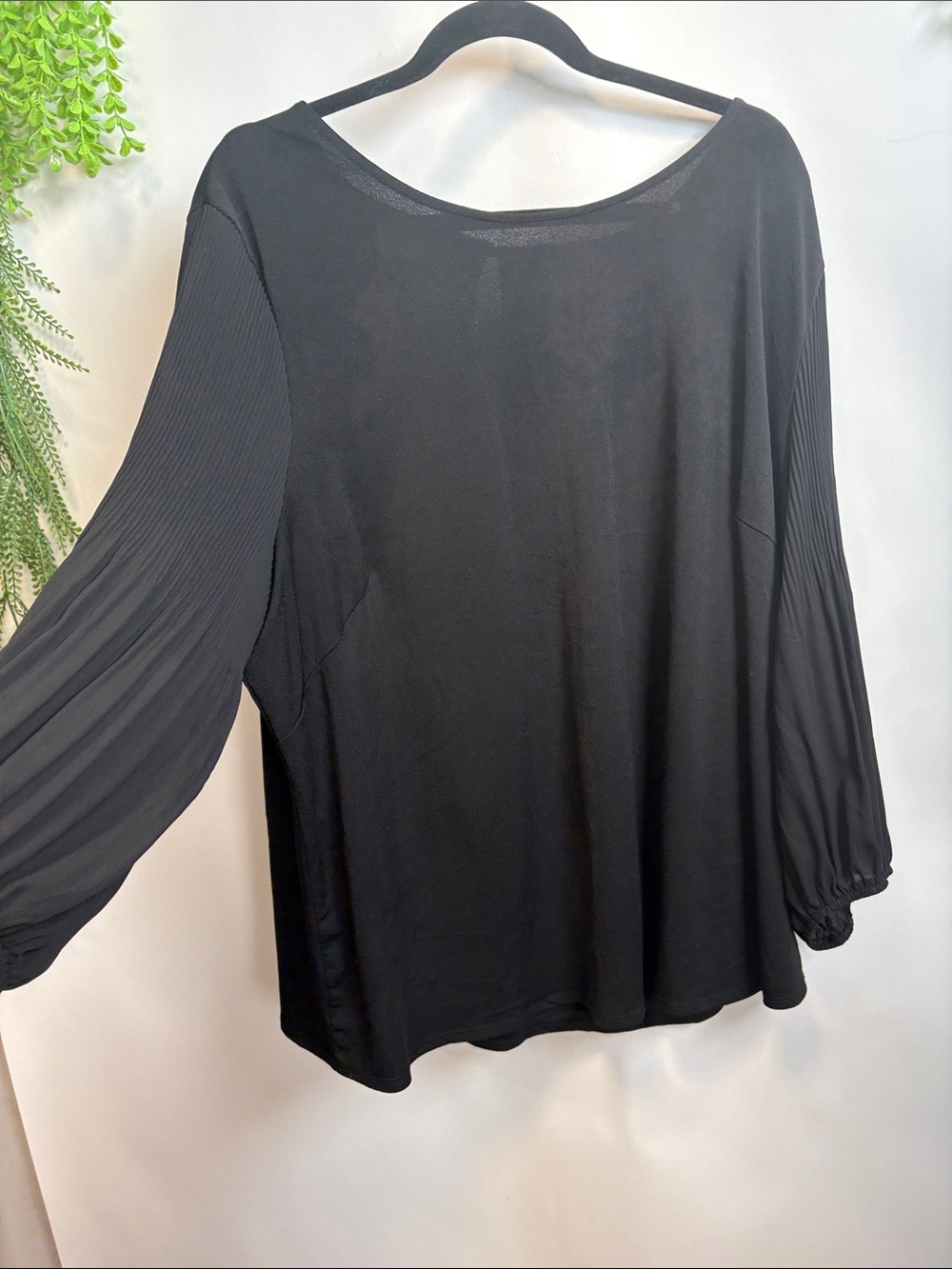 Adrianna Papell Black Pleated-Sleeve Boatneck Top